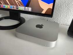 Granskning av Apple Mac Mini M2. Tillhandahålls av: