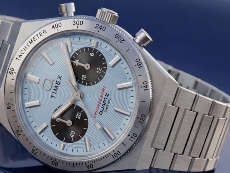 Timex TW2Y92400 med en isblå, radiell urtavla i CD-stil, svarta underurtavlor,