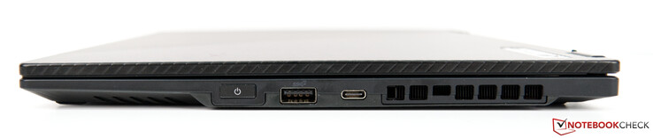 Höger: Startknapp, 1x USB 3.2 Gen 2 Typ A, 1x USB 3.2 Gen 2 Typ C med stöd för DisplayPort/Power Delivery, Luftventiler
