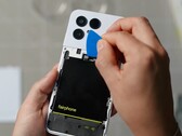 Fairphone 6:s batteri är särskilt lätt att byta ut. (Bildkälla: iFixit)