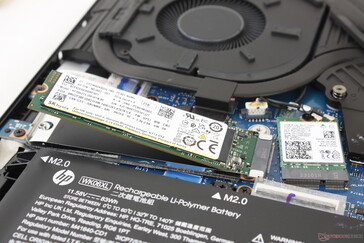 Primär M.2 PCIe4 x4 2280 NVMe SSD med borttagen aluminiumskärm