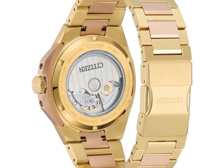 Den genomskinliga baksidan visar Citizen's interna urverk Caliber 9051. 