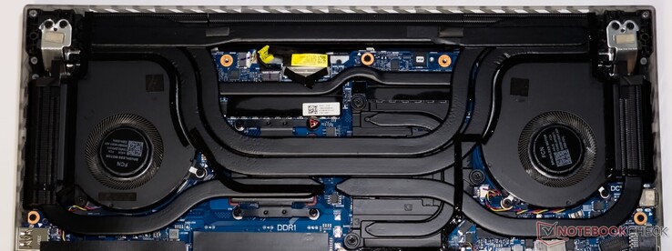 Scar 16 använder ett kylsystem med tre fläktar och sju heatpipes med flytande metall på både CPU och GPU