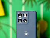 Motorola Moto G86 Power har ett stort batteri och en mycket ljusstark skärm. (Bildkälla: Notebookcheck)