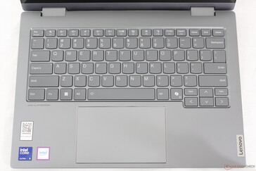 Omarbetad layout med större tangenter och en särskild Microsoft Co-Pilot-tangent