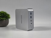Minisforum M2 mini PC frontportar vy