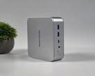 Minisforum M2 mini PC frontportar vy