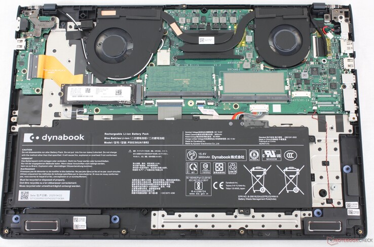 Enkel service med åtkomlig M.2 2280 SSD och två DDR5 SODIMM-platser