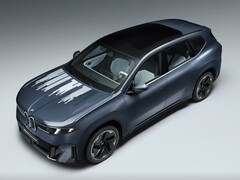 BMW iX3 Flow Edition kan ändra utseendet på motorhuven med hjälp av E-Ink-teknik.