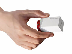 De två laddarna har lanserats tillsammans med Ace 6 Ultra. På bilden: en reklambild av 120W-adaptern.