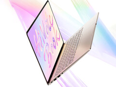MateBook 14 Core Edition 2026 drivs av Intel Core Ultra 5 325. På bilden: en reklambild som visar den bärbara datorns slimmade design.