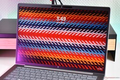 Skärmen på HP ZBook 8 G2a 14.