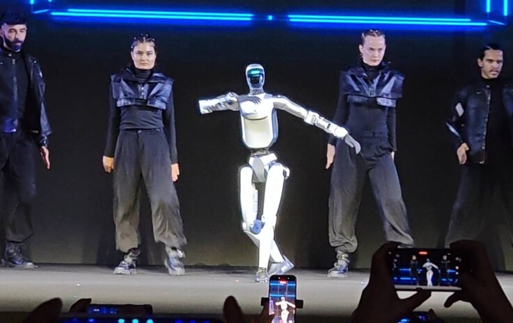 Den humanoida Honor Robotprototypen sågs dansa på MWC 2026.