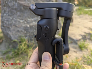 Strömknapp och USB-C-laddningsport