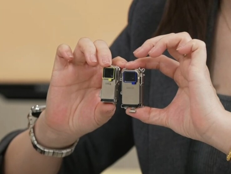 Xiaomi 15 telephoto-modulen till vänster, den större periskop-telephoto av Xiaomi 17 Ultra till höger (Bildkälla: Xiaomi)