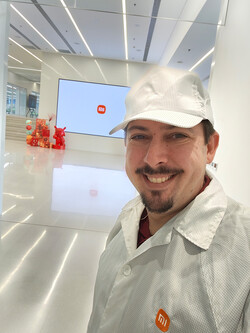 Vi besökte Xiaomis fabrik i Peking.