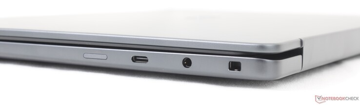 Rätt: SIM-kortplats (tillval), USB-C 3.2 Gen. 2 (20 Gbos) med DisplayPort 1.4 + Power Delivery, 3,5 mm hörlursuttag, Noble-lås
