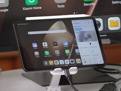 Xiaomi Pad Mini ansluten till en extern bildskärm via en av dess USB 3.2 Type-C-portar. (Bildkälla: Xiaomi)