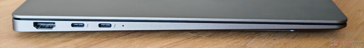Vänster: HDMI 2.1, 2x USB-C 4.0 med Thunderbolt 4 (40 GBit/s, DisplayPort ALT-läge, Power Delivery)