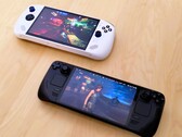 Handhållet spelande: En Valve Steam Deck och en Lenovo Legion Go S.