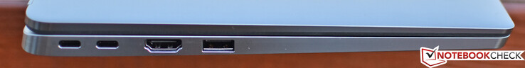 Vänster: Thunderbolt 3 x 2 + laddning, HDMI USB 3.1 med strömförsörjning