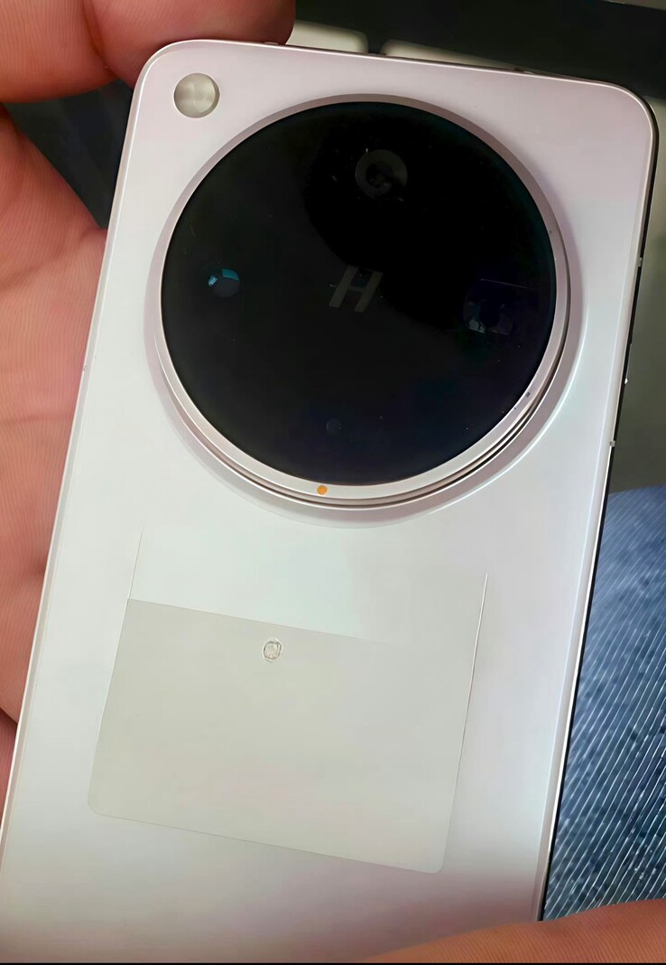 Enligt en välkänd källa är detta ett verkligt foto av Hasselblad-kameran på Oppo Find X8 Ultra.