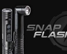 Den trådlösa inspektionskameran SnapFlash har en integrerad ficklampa i det vridbara huvudet.