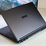 RTX 5070 Ti Laptop och upp till 128 GB RAM i en hybrid för spel/arbetsstation - XMG Pro 16 (E25) recension av bärbar dator