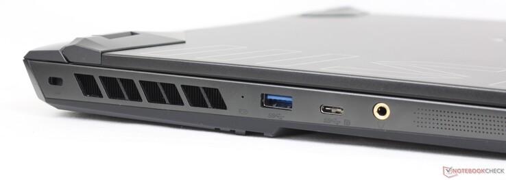 Vänster: Kensingtonlås, USB-A 3.1 Gen 2, USB-C 3.2 Gen 2x2 + DisplayPort, 3,5 mm jack