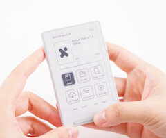 Xteink X3 är en av de minsta e-läsarna på marknaden med en 3,7 tums skärm.