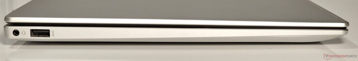 Vänster: 3,5 mm kombinerat ljuduttag, USB typ-A 5 Gbps