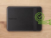 Toshibas hårddisk har en mycket minimalistisk design i svart. 