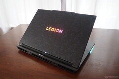 Extravagant, inte bara när det gäller hårdvara: Lenovo Legion 9 18. (Bildkälla: Notebookcheck)