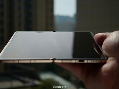 Honor fei Wang har delat med sig av verklighetstrogna bilder på Honor Magic V6 foldable.