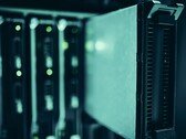 Närbild på serverrack i ett datacenter