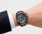 Citizen Attesa CC4107-80H på handleden, med sitt helsvarta titanboett och integrerade armband.