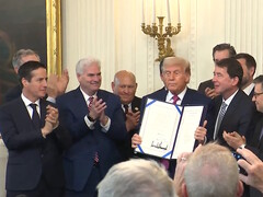 President Trump undertecknar GENIUS Act, som möjliggör ökad kontroll över stablecoins och emittenter. (Bildkälla: Vita huset)