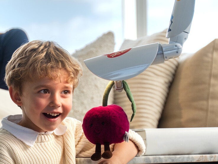 Robotgolvlampan Syncere Lume kan hämta föremål åt sina användare.