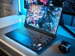 Lenovo Legion Pro 7 16IRX8H: Testenhet tillhandahållen av Lenovo Tyskland