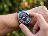 Vissa användare rapporterar problem med frontpanelen och ramen på Galaxy Watch Ultra från 2024 och 2025.