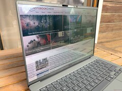 Utomhus (ljus dag, inget direkt solljus)