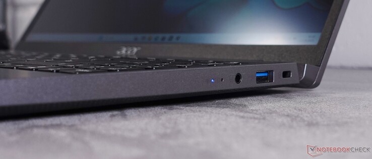 3.5 mm headset; USB-A 3.2 Gen 1; plats för Kensingtonlås