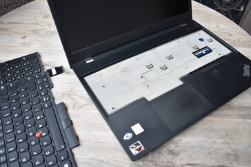 ThinkPad P15v Gen 3: Utbytbart tangentbord