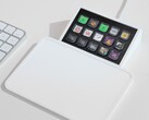 På bilden: Stream Deck-modul med 15 tangenter monterad på en styrplatta. Hobbyister kan nu lägga till Stream Deck-knappar i sina specialbyggen utan att behöva riva detaljhandelsversionerna. (Bildkälla: Elgato)
