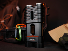 Lumitwin DL700 har två 21700-formade 6.000 mAh Li-ion-batterier. (Bildkälla: Kickstarter)