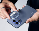 Realme GT 8 Pro i sin Urban Blue-finish med kameraplattan borttagen. (Bildkälla: Realme)