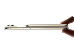 BMX SolidSafe Air Qi2 trådlös magnetisk powerbank är 6,8 mm tjock.