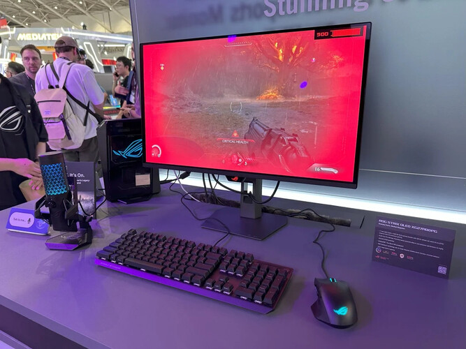 Asus ROG Strix OLED XG27AQDPG visas upp på Computex 2025 i Taipei. (Bildkälla: TFTCentral)