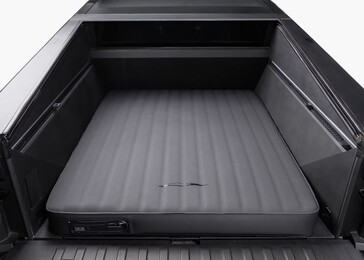 295 dollar för en Cybertruck-luftmadrass