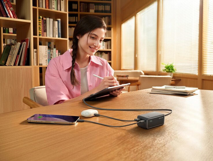 Rapid power bank (10K, 45 W) har totalt tre utgångsportar